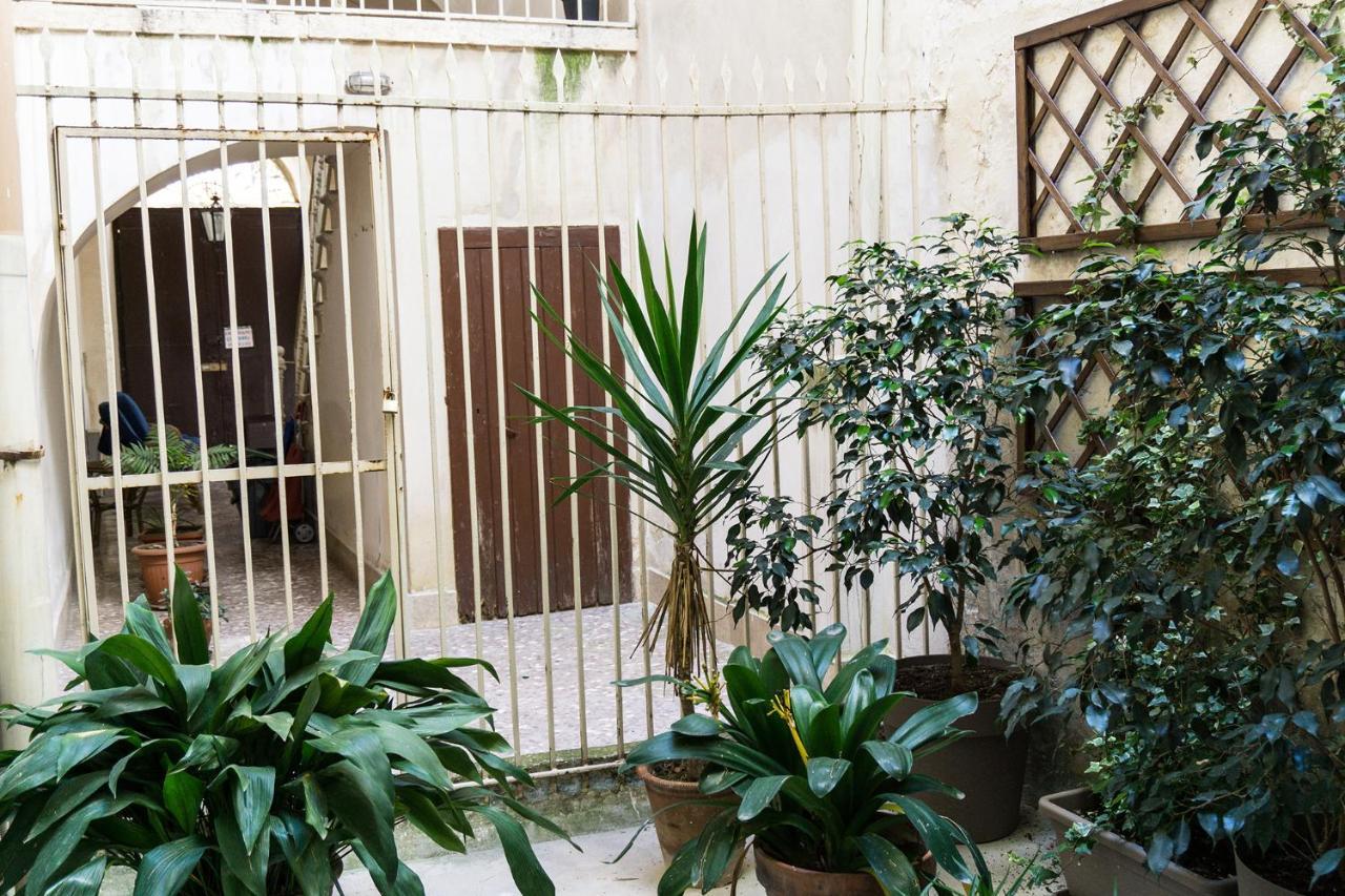 Donato Rooms Trani Extérieur photo